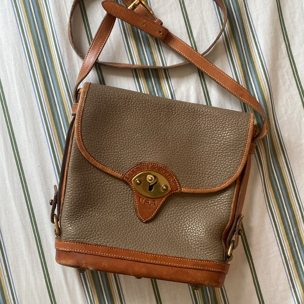 Vintage Dooney & Bourke bag ❤️